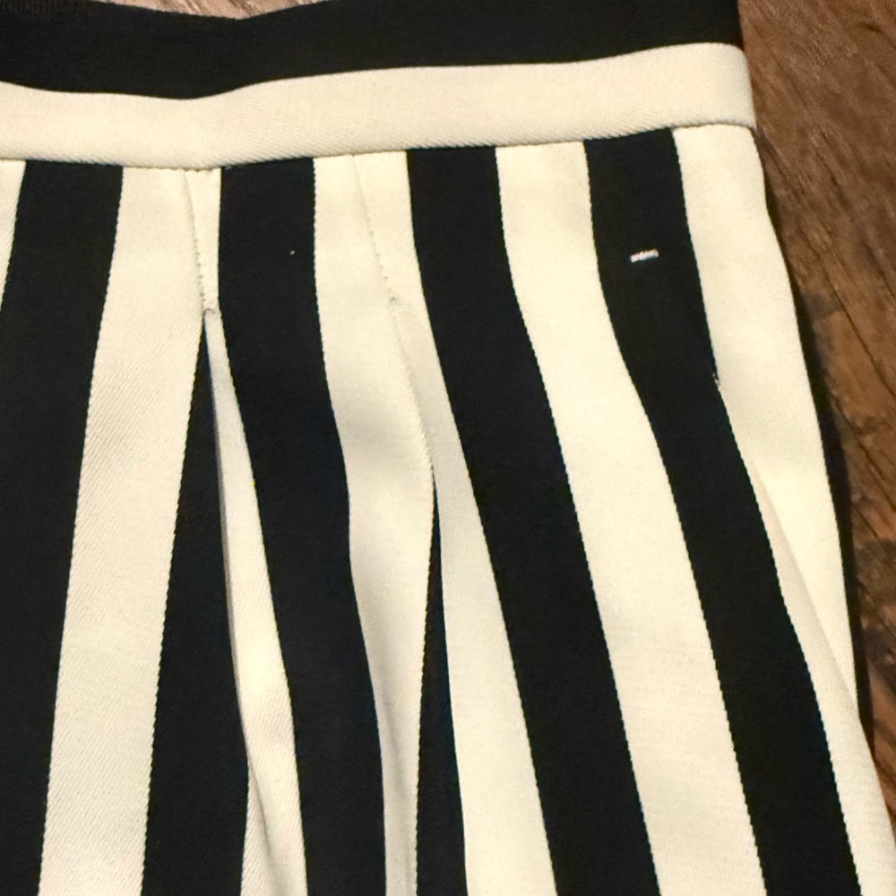 MARC JACOBS Black and White Striped Women's Skirt size 8 - Picture 3 of 11